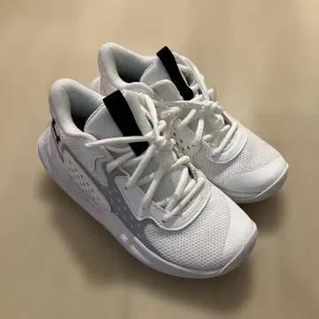 스니커즈 언더아머 화이트 23cm