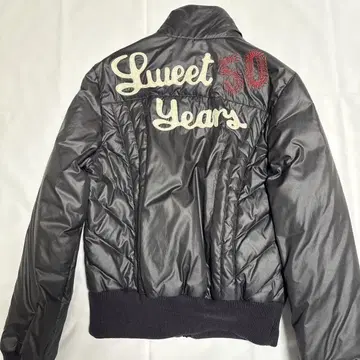 sweetyears 자수 블랙 점퍼 50주년 기념