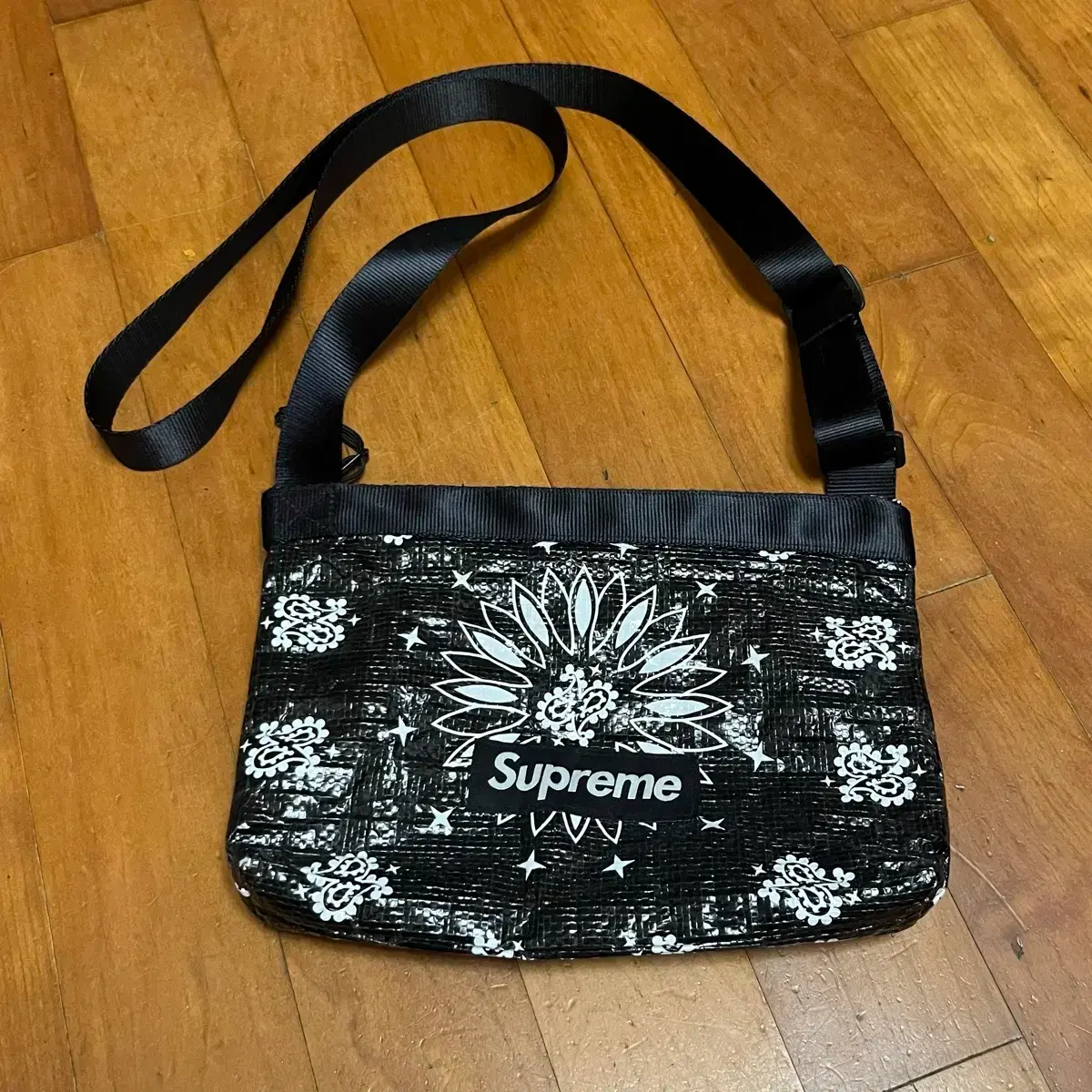 Supreme 24FW Messenger Bag Supreme 24FW 24AWのバッグ一覧 | God