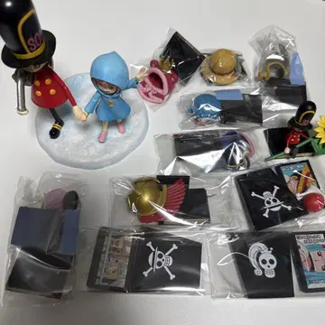 30. ONE PIECE 원피스 가챠가챠와 피규어 세트