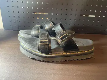 Dr. Martens/닥터마틴 MYLES 슬라이드 샌들