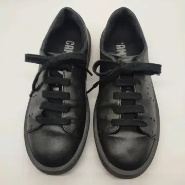 새상품급 캠퍼 courb 스니커즈 24.5 블랙 가죽 camper