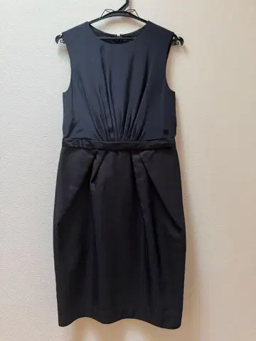BALLSEY 블랙 슬리브리스 원피스