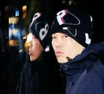 tightbooth SauRas Being 비니