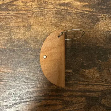 Hender Scheme Circle 브라운 가죽 반달형 키케이스