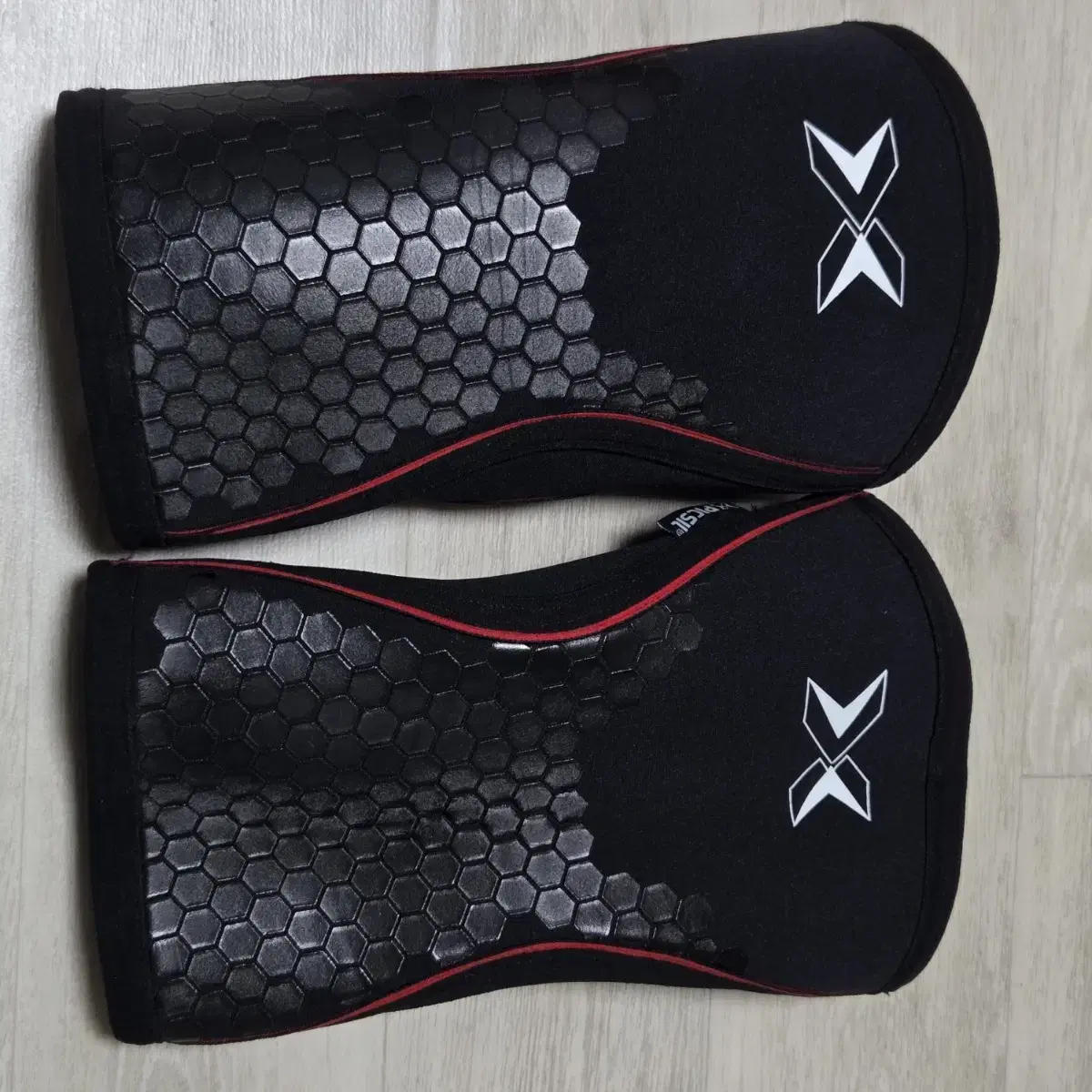 Pixil Knee Pads