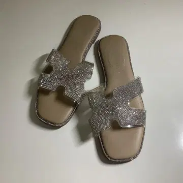 메탈 루즈 플랫 힐 큐빅 샌들 뮬