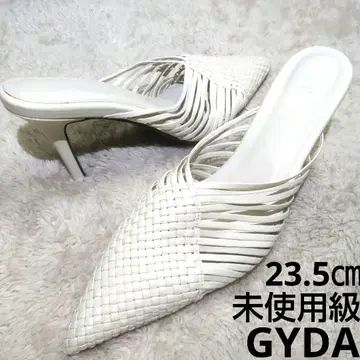 미사용급 GYDA 제이다 화이트 M 사이즈 샌들