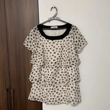 갤러리 비스콘티 꽃무늬 프릴 튜닉