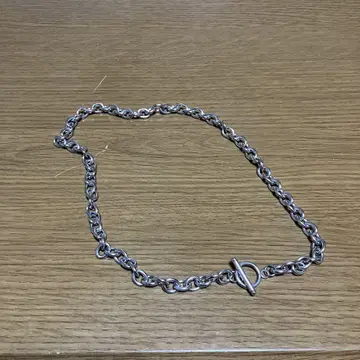 실버 체인 목걸이 토글