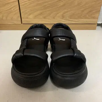푸마 블랙 스포츠 샌들