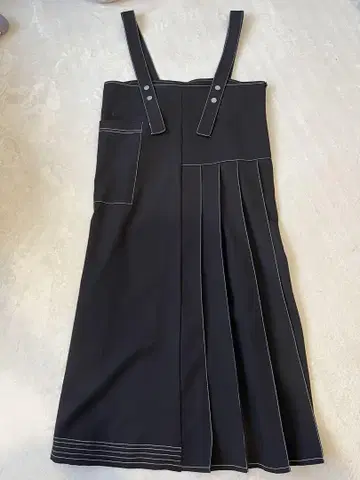 블랙 플리츠 살로펫 원피스