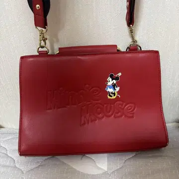 Mickey Mouse 엠보싱 숄더백 디즈니