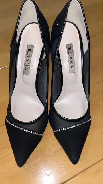 DIANA 블랙 하이힐 스틸레토