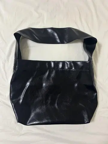 HARE 숄더백