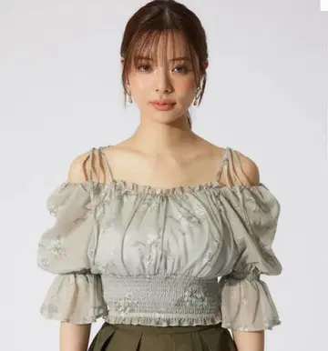 rienda 퍼프 슬리브 셔링 블라우스