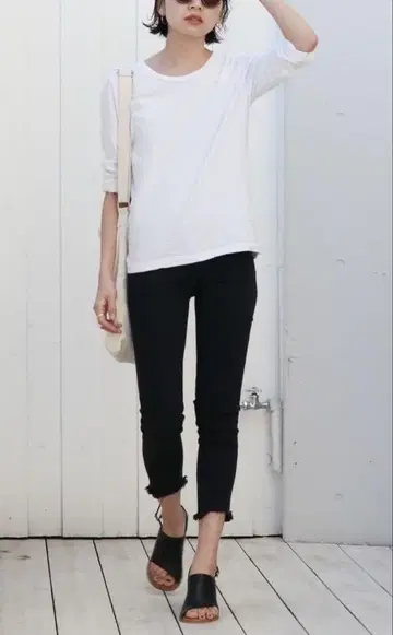 블랙 청바지 프린지 밑단 언그리드 언그리드 블랙 데님 미사용 새상품