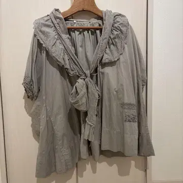 mudoca 무도카 후드 부착 리본 블라우스