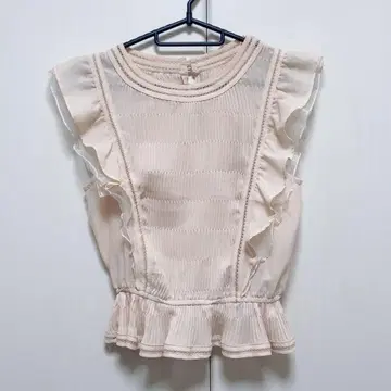 Lily Brown 프릴 슬리브리스 탑 F 베이지