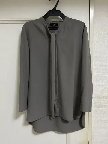띠어리 블라우스