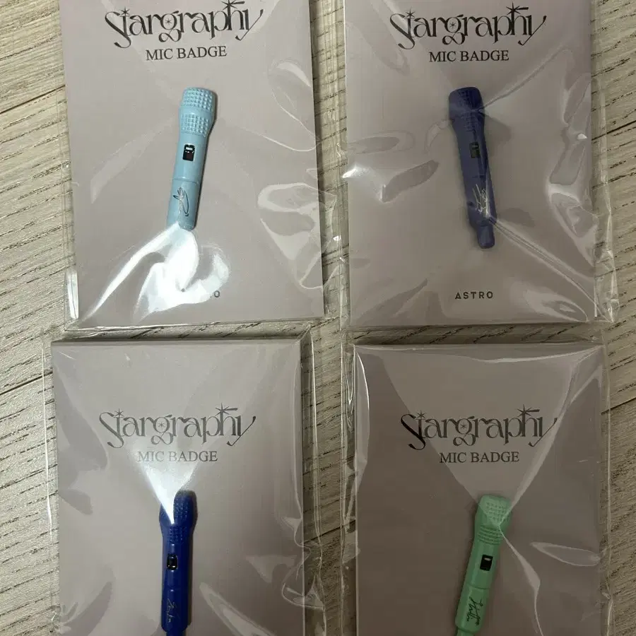 아스트로 마이크 뱃지 (미개봉)