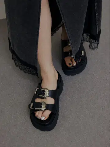 통굽 블랙 샌들 더블 버클 아메리 AMERI 신상