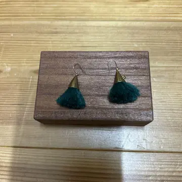 accessories mau 쯔쯔포 귀걸이 그린 태슬
