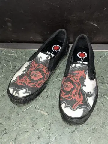RED HOT CHili PEPPERS 슬립온 27cm