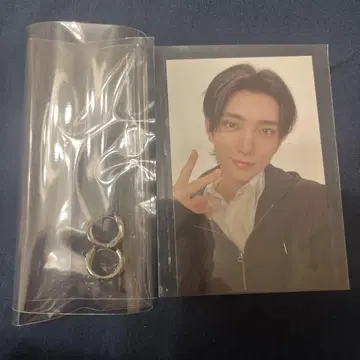 조슈아 귀걸이 트레이딩 카드 포함