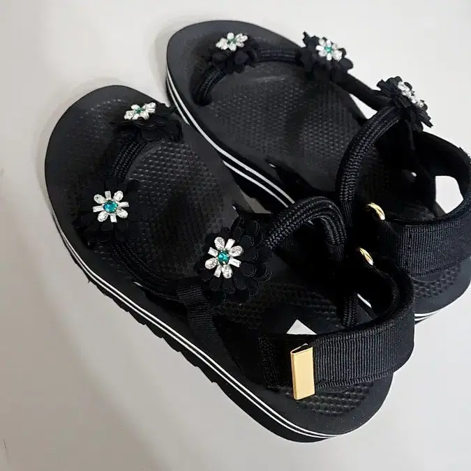 SUECOMMA BONNIE ◆Flower strap sandal(black) SUECOMMA BONNIE | 슈콤마보니 Suecomma boni Strap Flower