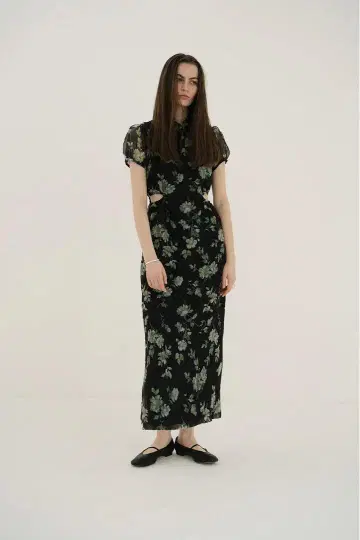 클라네 SHEER FLOWER MINI PUFF ONEPIECE