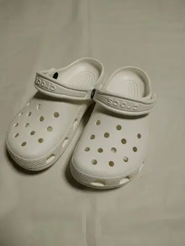 Crocs 화이트 크로그 샌들 22.0cm