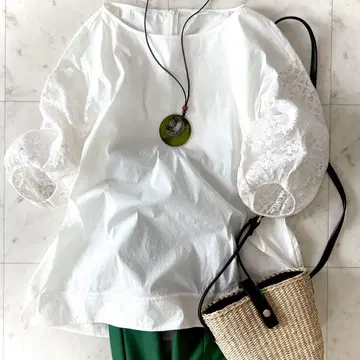 새상품급 아마카 삼양상회 컷워크 레이스 볼륨 슬리브 코튼 블라우스