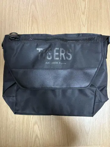 TIGERS 숄더백 블랙 한신 타이거즈 팬클럽 혜택