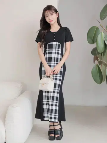 프론트 후크 쉐이딩 체크 원피스