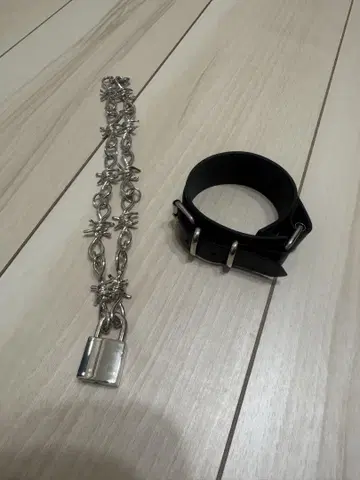 실버 락 목걸이 한글 팔찌