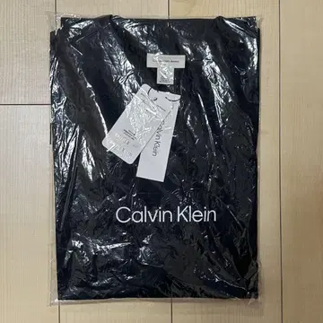 calvin klein 캘빈클라인 티셔츠 정국 착용 모델 블랙