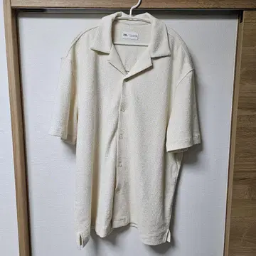 미사용 새상품 택 없음 아이보리 셔츠