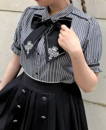 axes femme/엑시즈팜 자수 리본 세트 블라우스 깜짝 리본