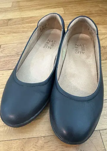 새상품급 Naturalizer 네추라라이저 밸리 플랫 23cm 네이비