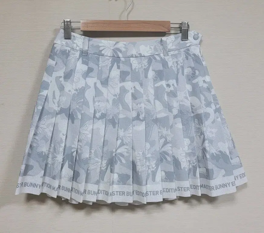 Masterbunnyedition Pleated Culottes Skirt (Like New)