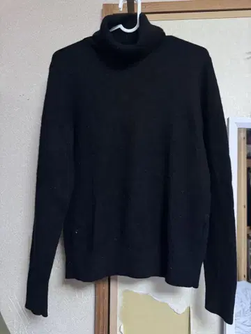 유니클로 블랙 터틀넥 캐시미어 스웨터 M