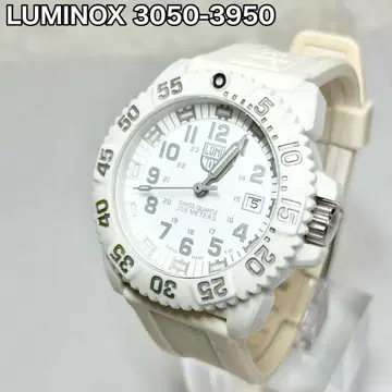 루미녹스 3050-3950 손목시계 화이트 레어