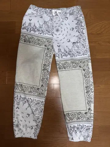 루카 RVCA 페이즐리 조거 팬츠 화이트 그레이 속기모