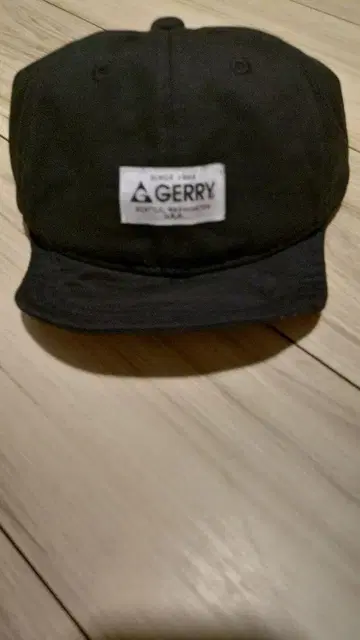 GERRY 숏 챙 캡