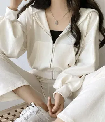 후드티 크롭 기장 집업 VIVID LADY 숏 기장 크림