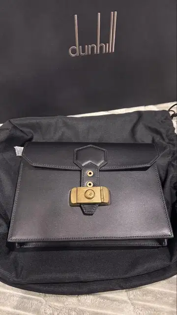 미사용 새상품 dunhill 블랙 듀크 미니백 클러치백