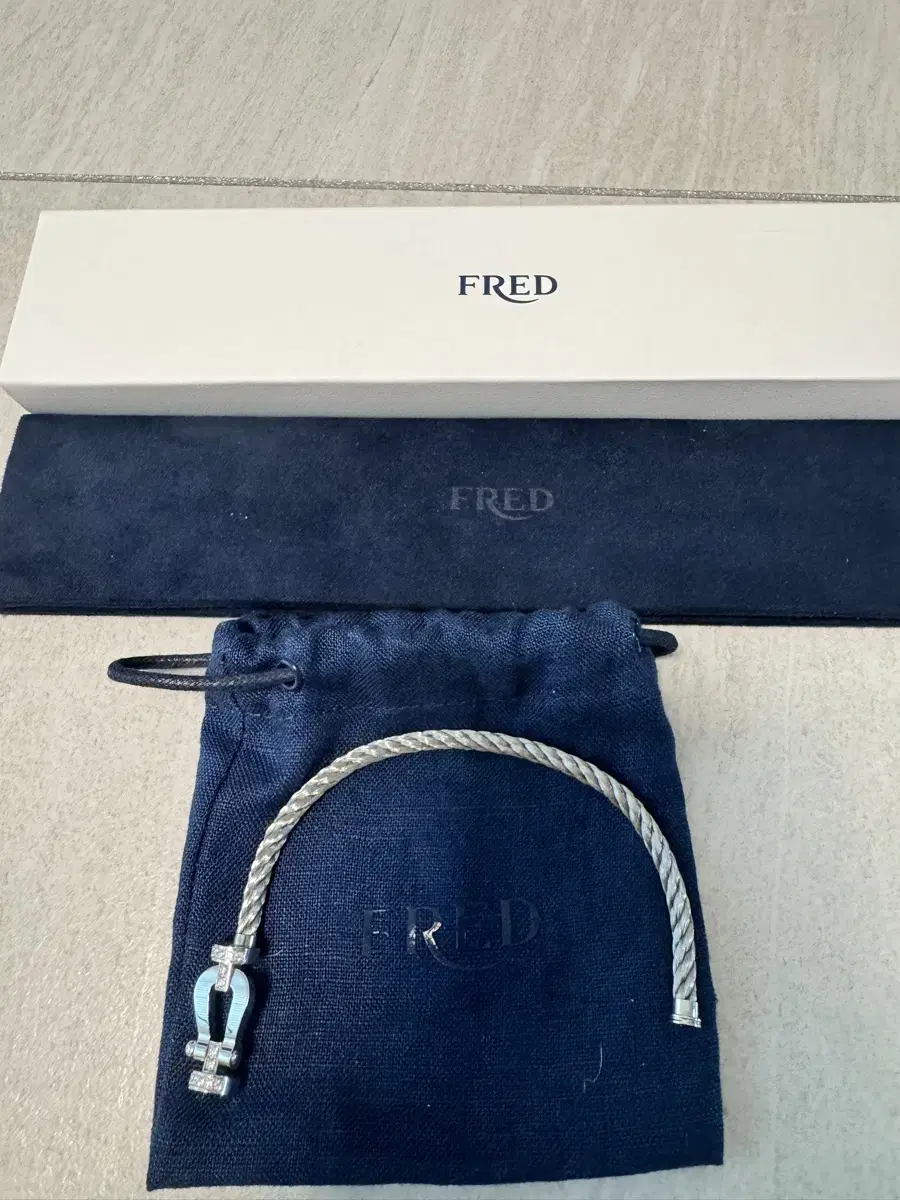 Fred Force ten White Gold Half dia