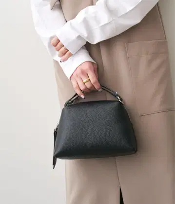 새상품 GIANNI CHIARINI 지아니 칼리니 ALIFA S 블랙