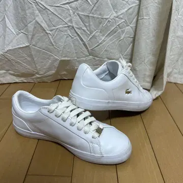 라코스테 화이트 스니커즈
